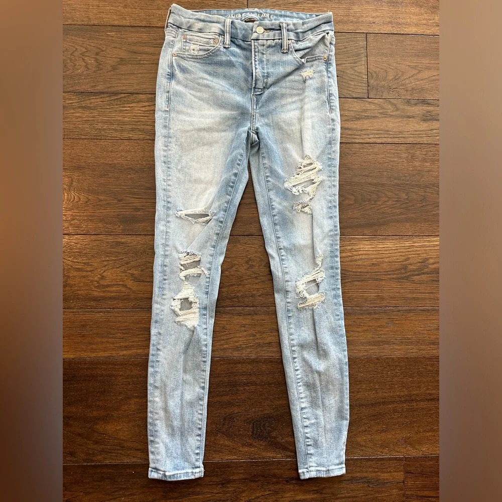 American Eagle Outfitters Light Blue Skinny Jeans
